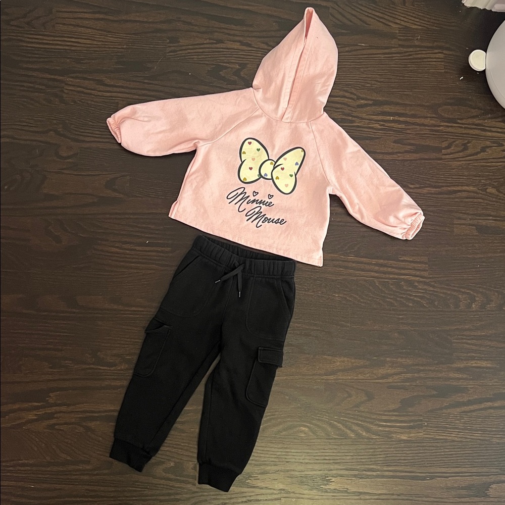 Old Navy Minnie Mouse sweater 3T & Old navy Jogging pants 3T